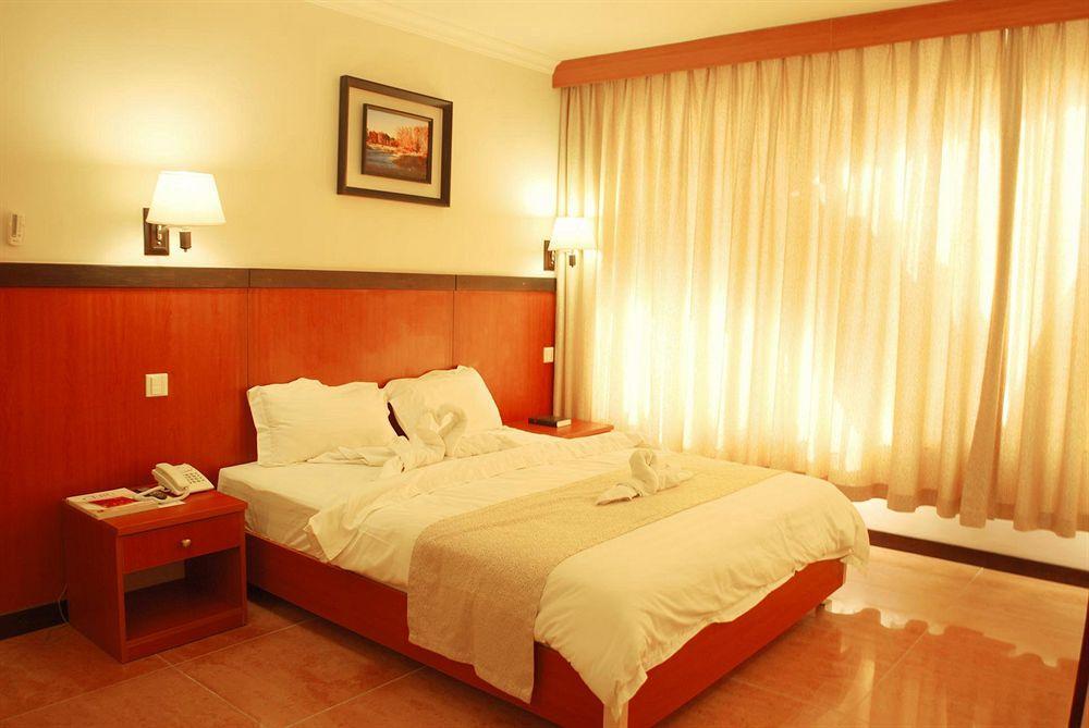 The Orchard Cebu Hotel & Suites Extérieur photo