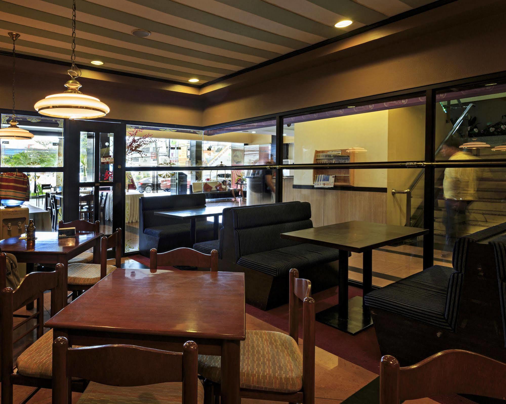The Orchard Cebu Hotel & Suites Powered By Cocotel Extérieur photo